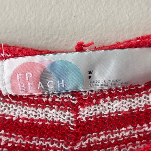 Free People Sz S Beach Stretch Pullover Knit Textured Cover Up Tee Shirt Top - Picture 2 of 7